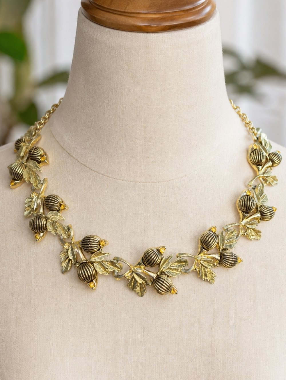 Vintage Gold Tone Botanical Acorn Necklace Rhinestone Leaves